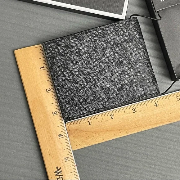 Michael Kors JetSet Mens Slim Billfold Wallet Black NIB 6 Card Slots Luxury Gift